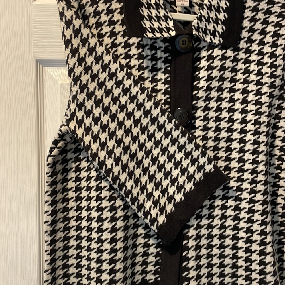 Covington Houndstooth Collared Button Up Cardigan… - image 4